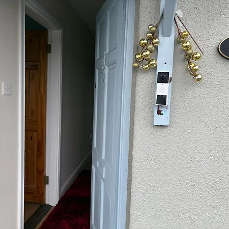 Riverchapel ホームステイ *